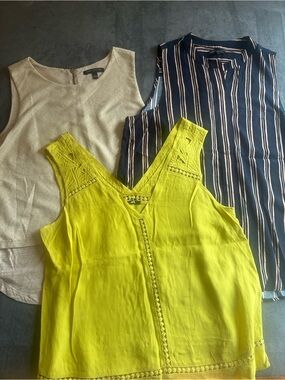 Banana Republic Neon Yellow V-Neck Sleeveless Lace-Trim Camisole Bundle Sz L